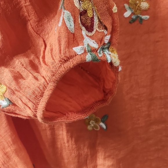 Fig & Flower Embroidered Orange Blouse Medium - Picture 7 of 12